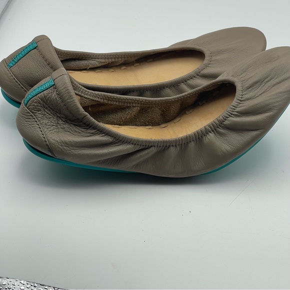Taupe Tieks size 7 Classic Leather Ballet Flats - Picture 12 of 13